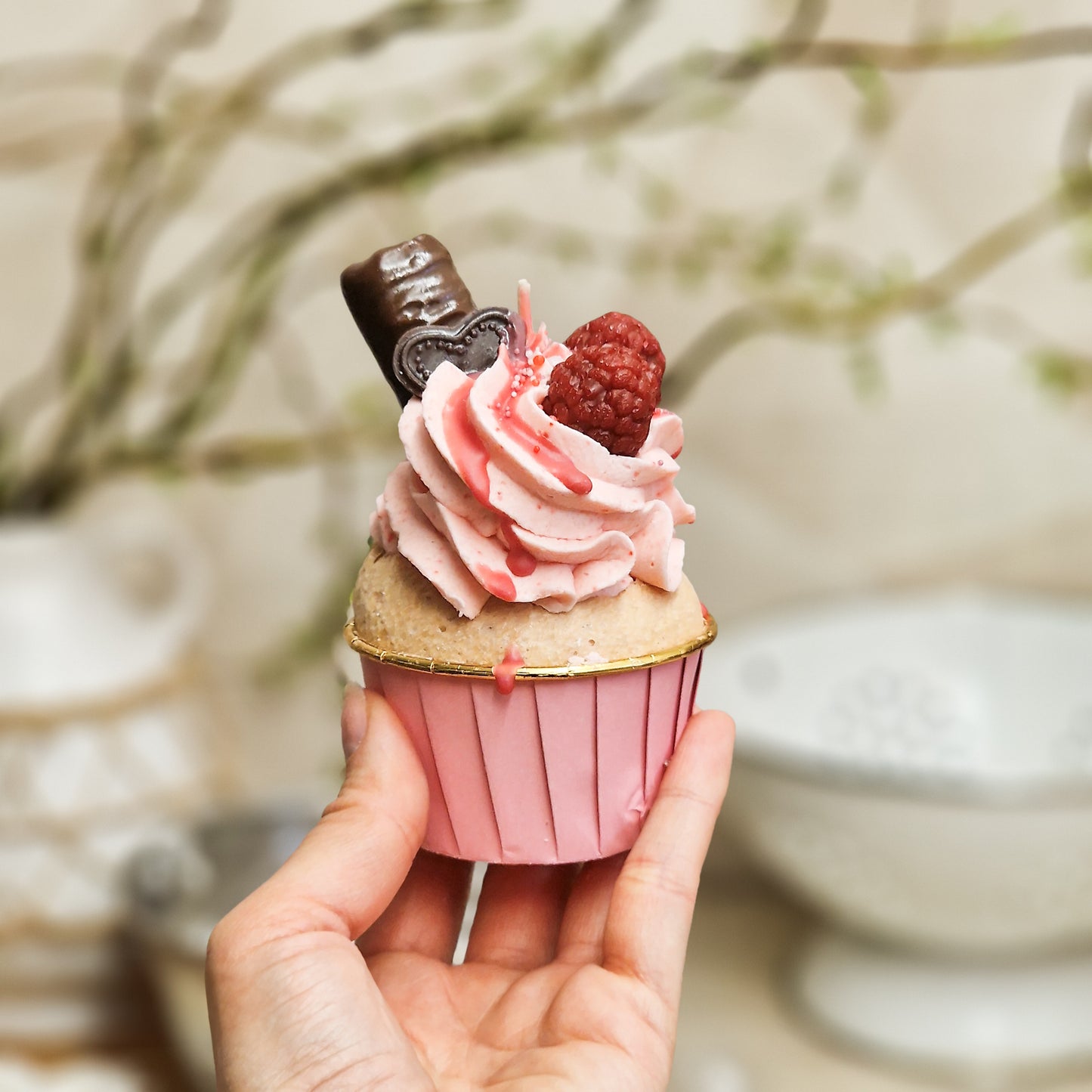 Berry and Chocolate Cupcake-Kerze - Handgemacht