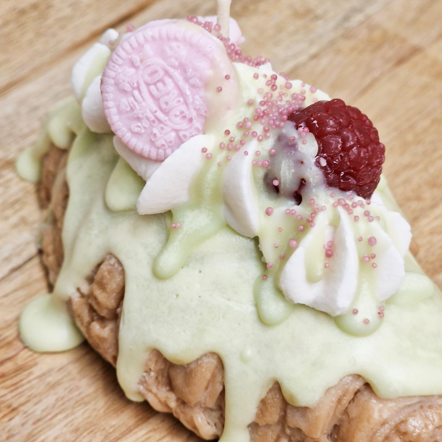 Pistachio Croissant Candle - duftende Kerze