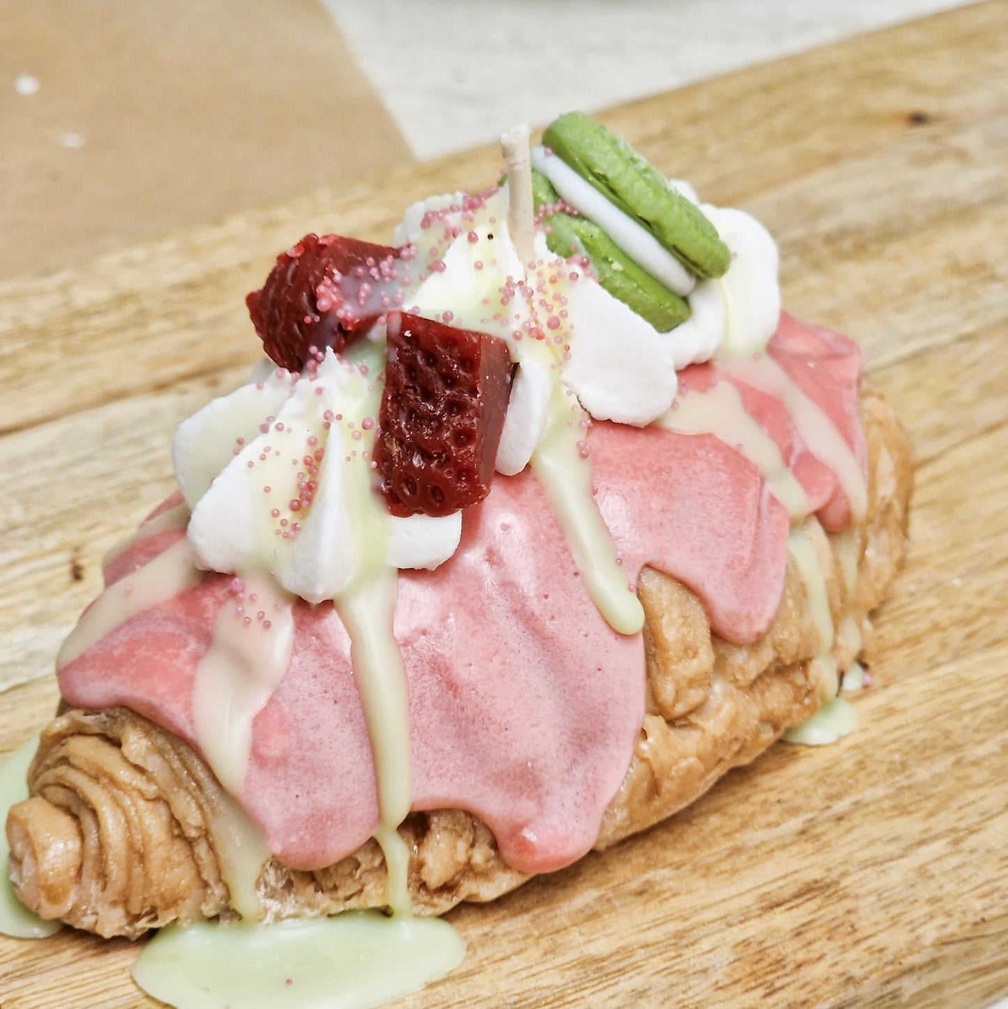 Berry Croissant Candle - duftende Kerze