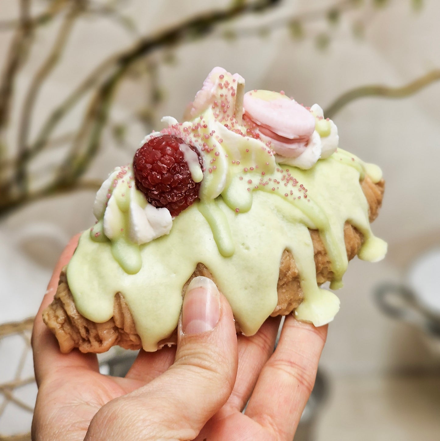 Pistachio Croissant Candle - duftende Kerze