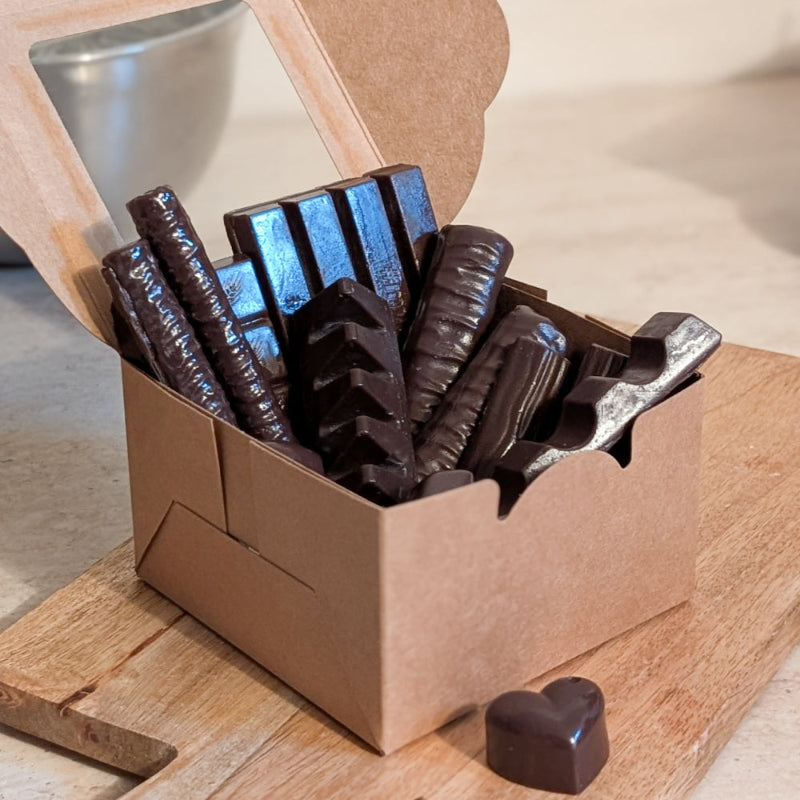 Schrägansicht der DIY Wachs-Topping Box, um die Dimensionen zu veranschaulichen.